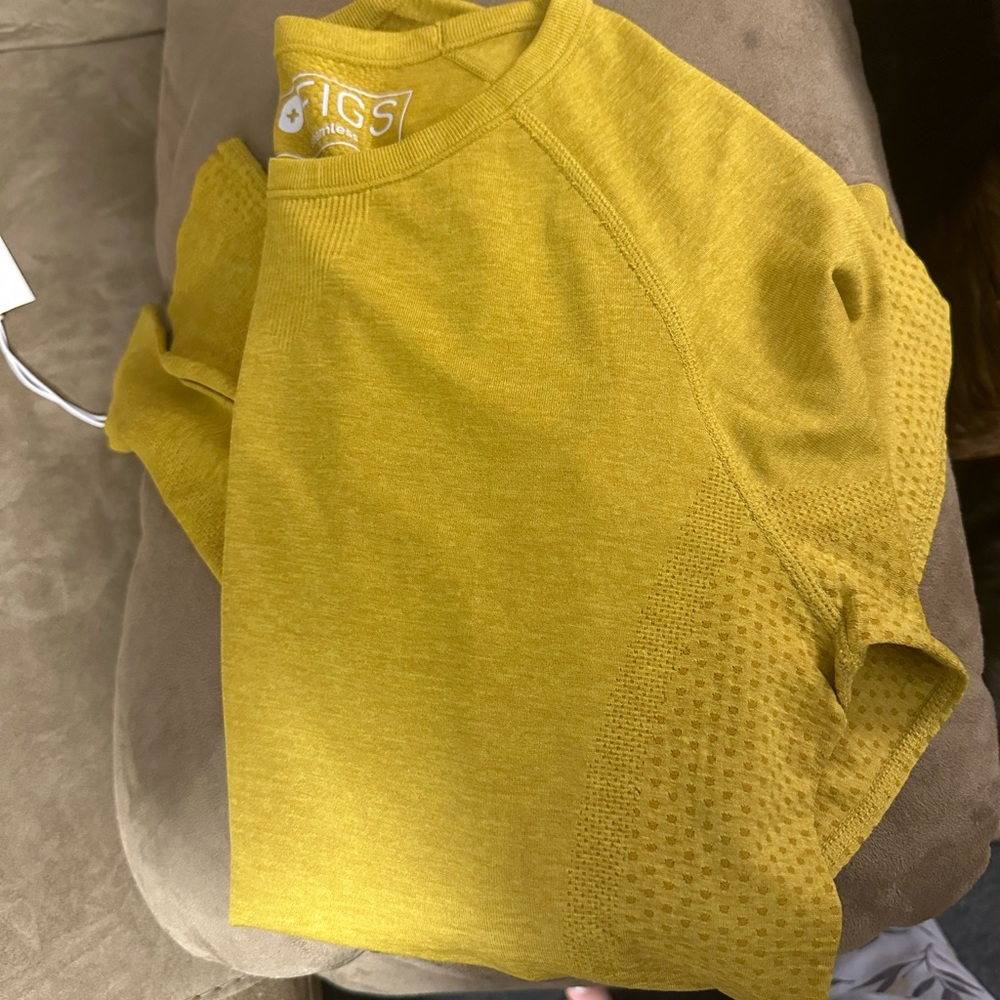 Xs figs salta in gold